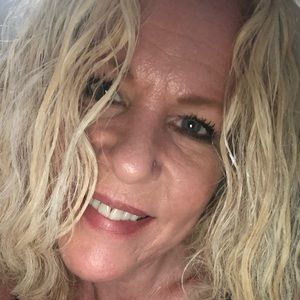 Meet your Posher, Janeane